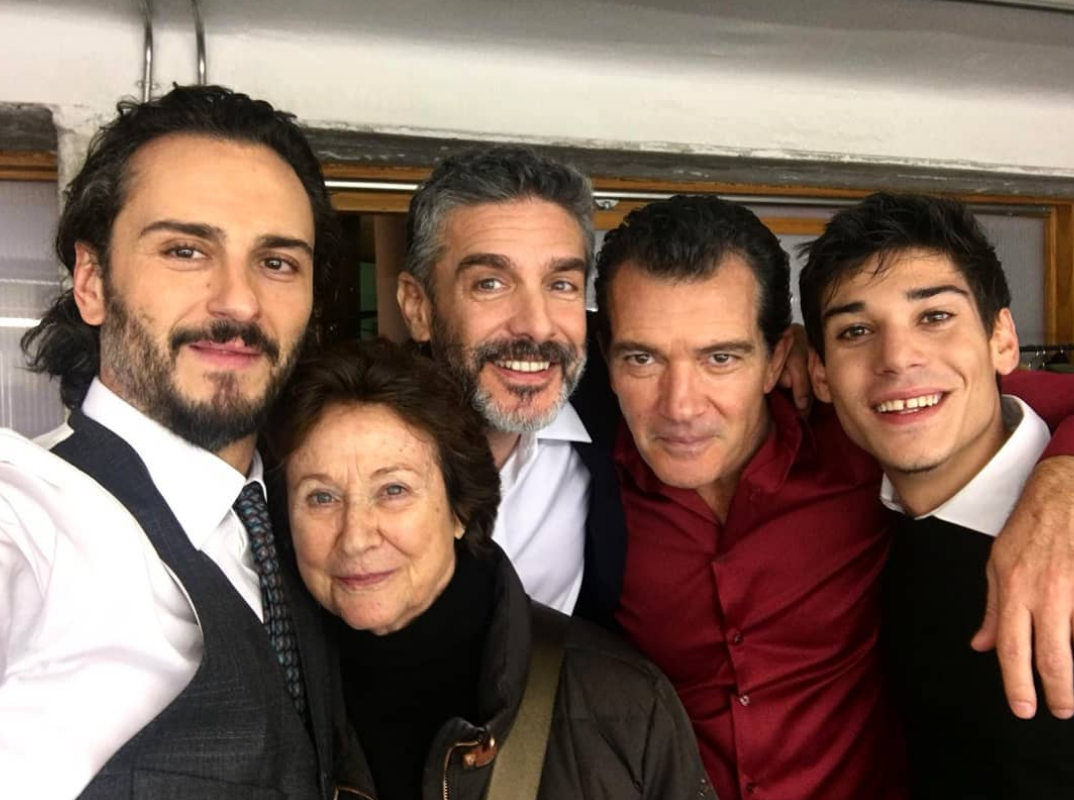 Te descubrimos al nuevo (y sexy) chico Almodóvar, César Vicente, la revelación de 'Dolor y gloria’
