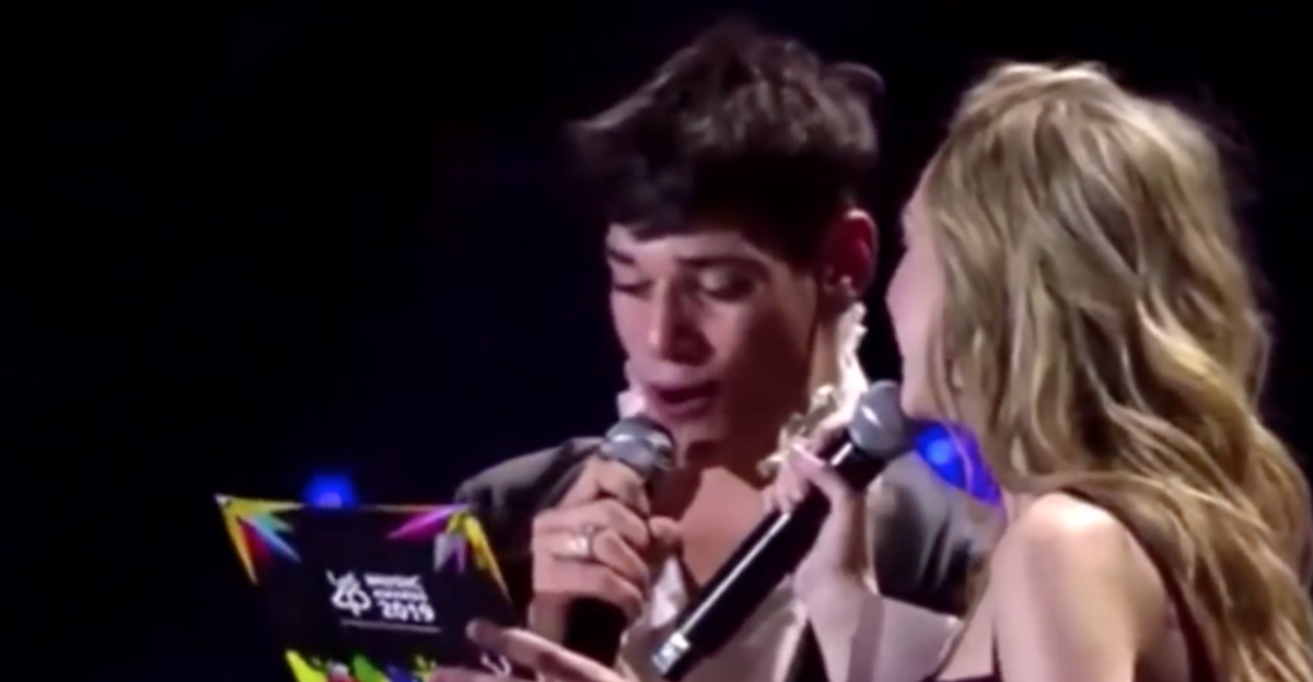 El vídeo de César Vicente en los 40 Music Awards que revienta las redes