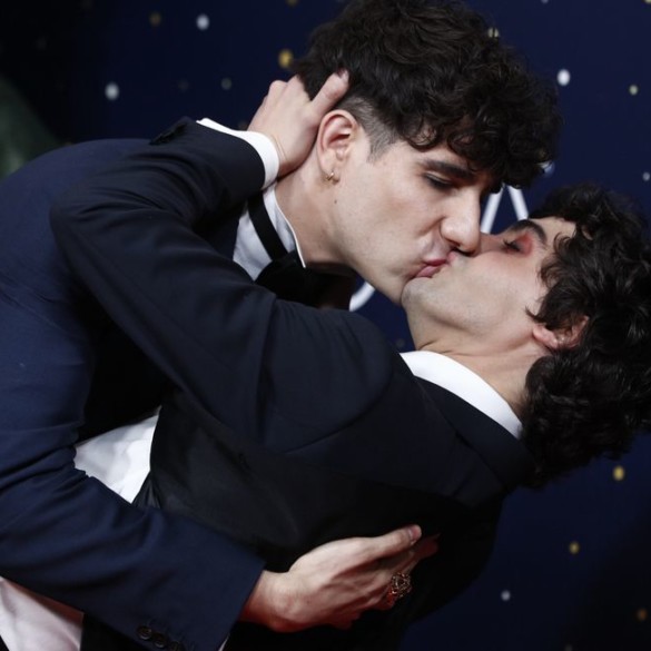 Los Javis demuestran en los Premios Goya que el maquillaje no tiene género