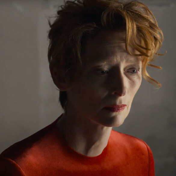 Pedro Almodóvar presenta el primer avance de 'La voz humana', con Tilda Swinton