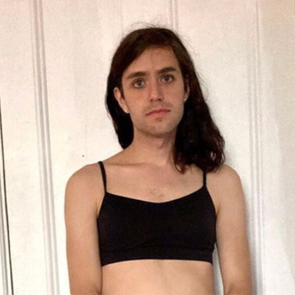 Ezra Furman se muestra orgullosa como mujer trans y como madre