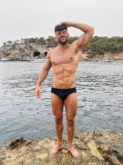 Ricky Merino calienta las redes con sus últimos días de verano