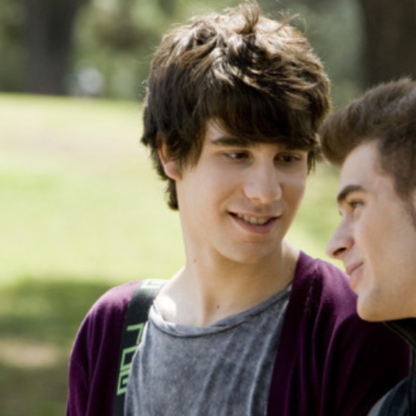 'Fuera de escena', el proyecto que te descubre cómo fue la LGTBIQfobia en tu adolescencia