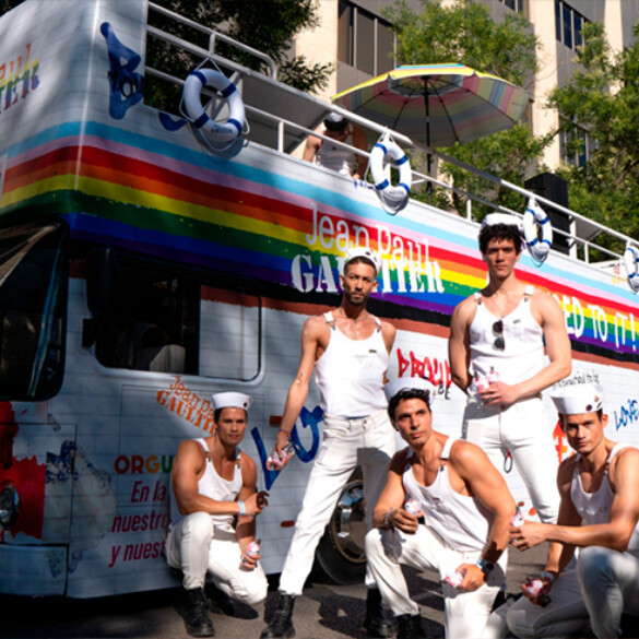 La carroza de Jean Paul Gaultier y Shangay llena las calles de Madrid del Orgullo más cool