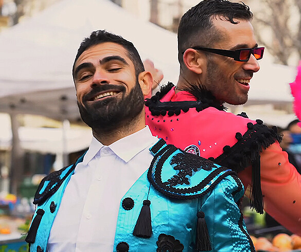 Críticas homófobas al vídeo promocional de Plasencia: "Parece el Orgullo gay" (sus creadores responden a "los carcas")