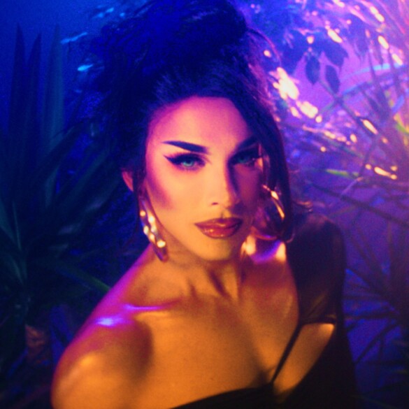 La Carmen Farala más hot y bailonga en 'Traguito', su nueva canción del verano