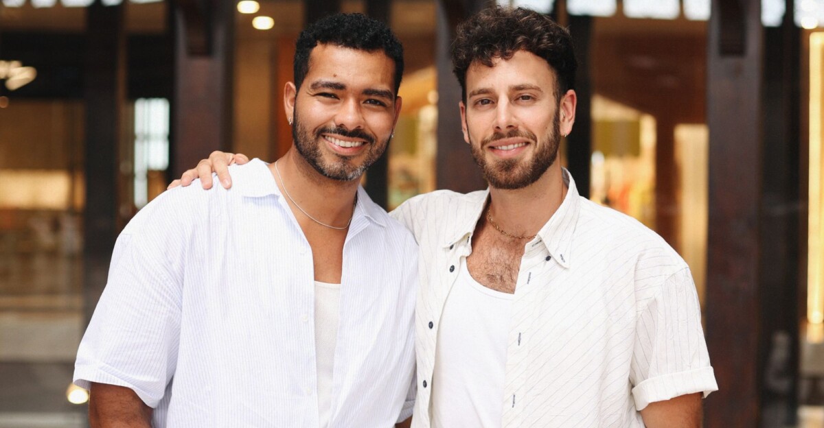 El fotógrafo Javier Monsalve y el actor Jose Montero en Medellín.
