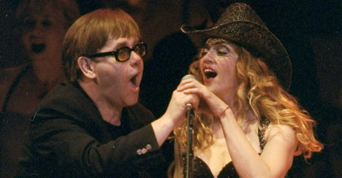 Elton John y Madonna juntos en 1998.